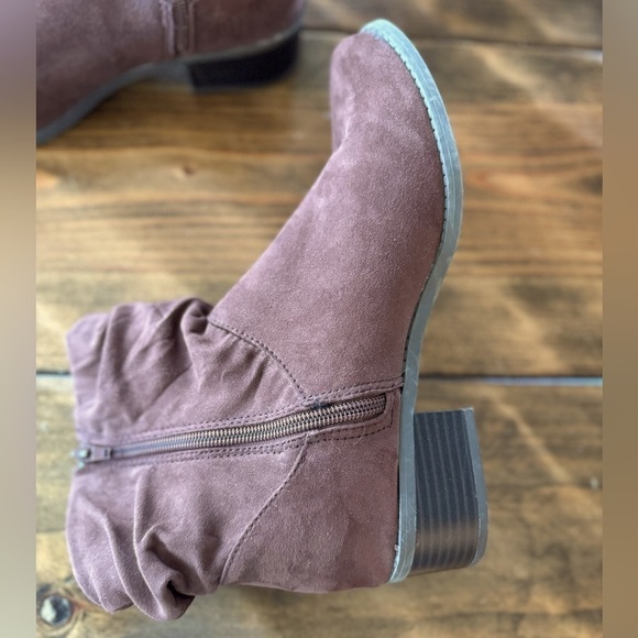 New Directions. Brown Bootie. Slouched look faux suede. Size 8 - Picture 4 of 12